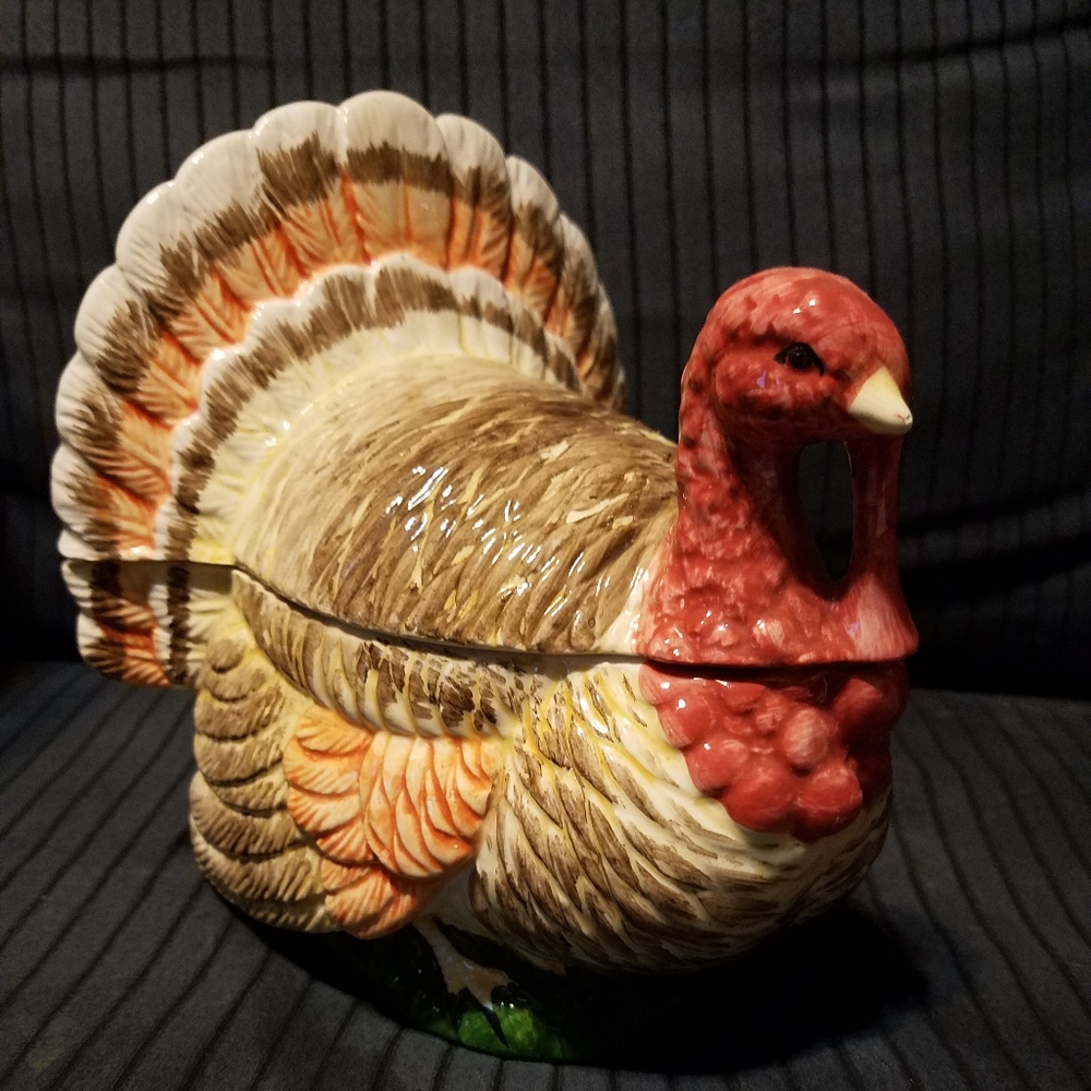 Turkey gravy bowl